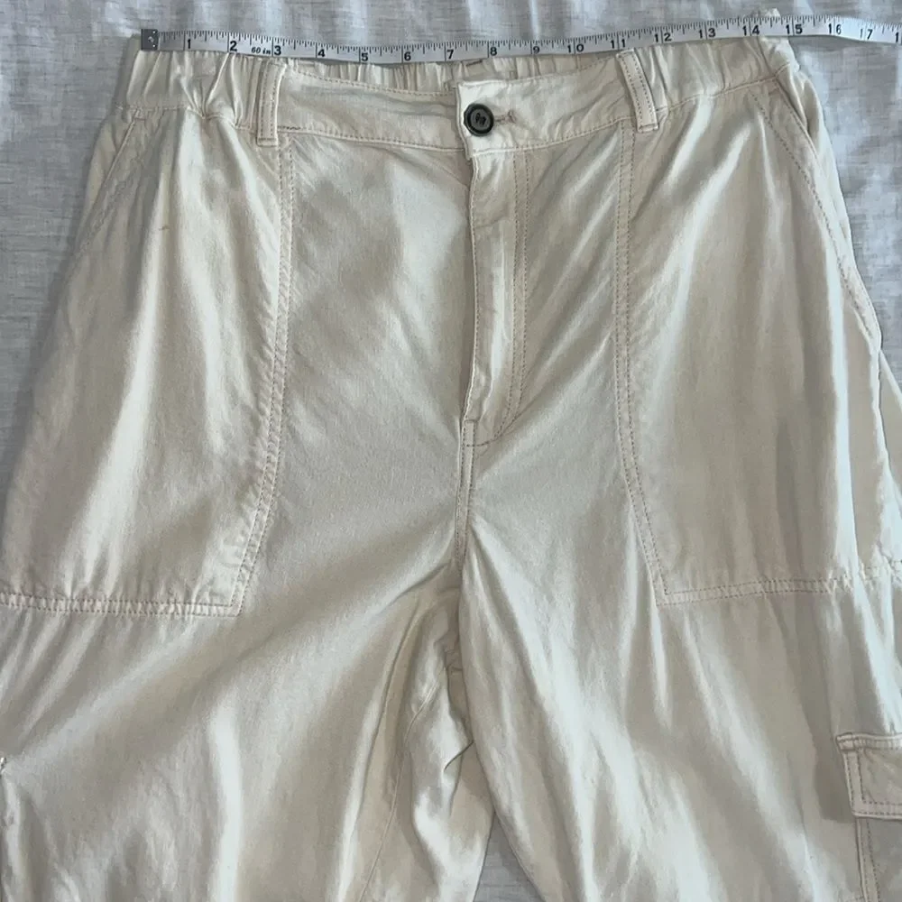 Pilcro Wide-Leg Cargo Pants in Off-White/Cream